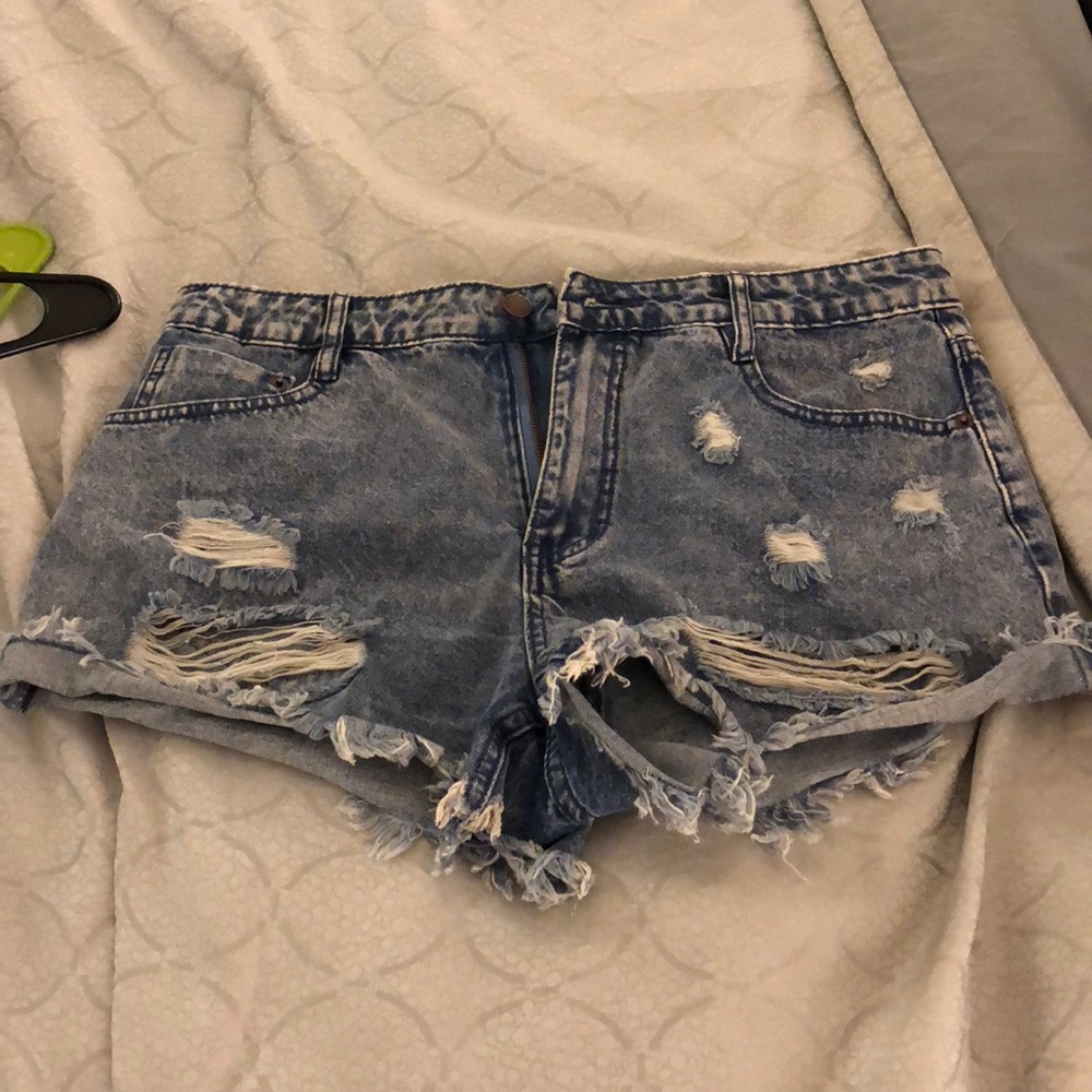 SOLD - Destressed Jean Shorts! 💙